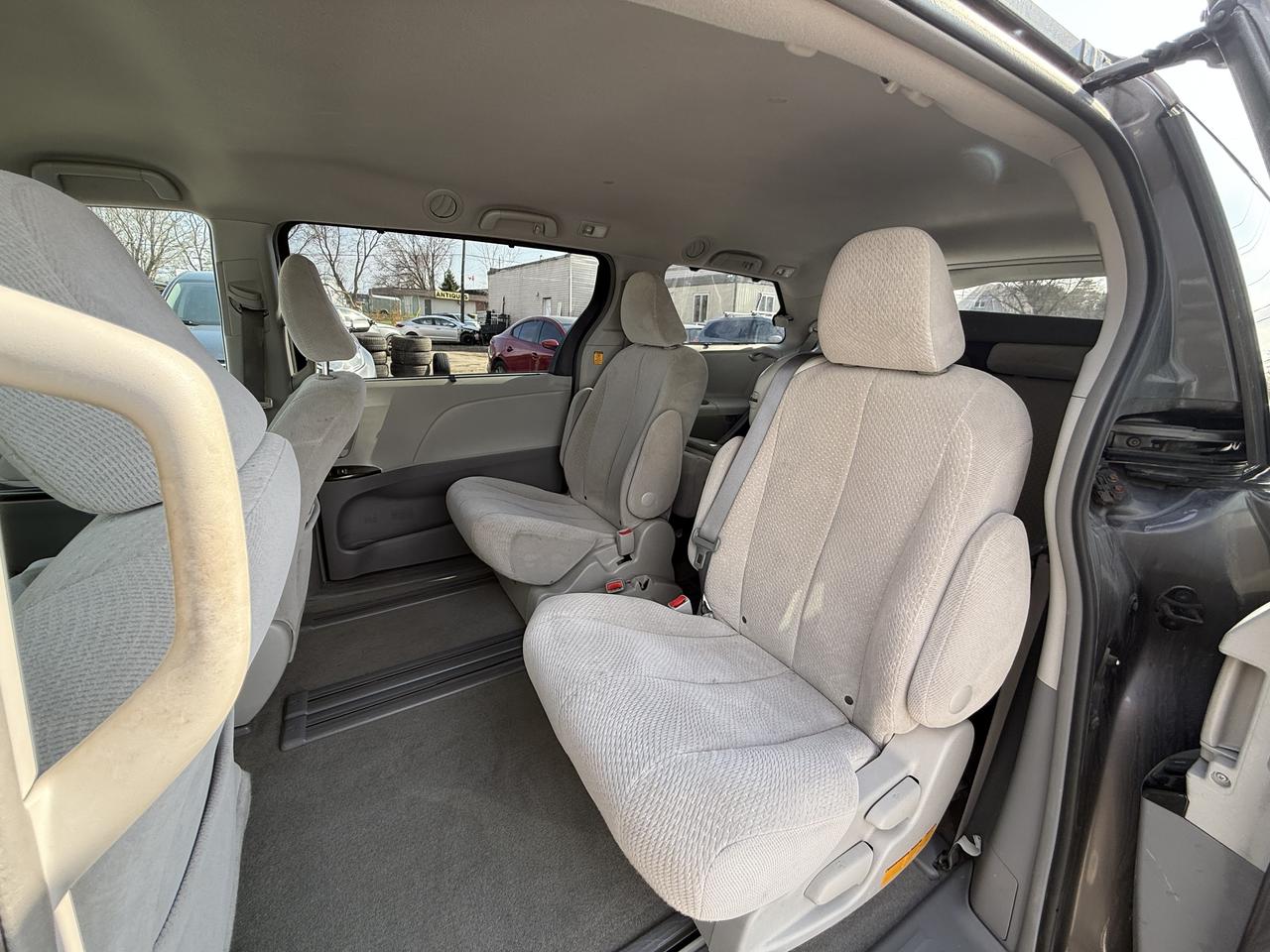 2013 Toyota Sienna LE Photo