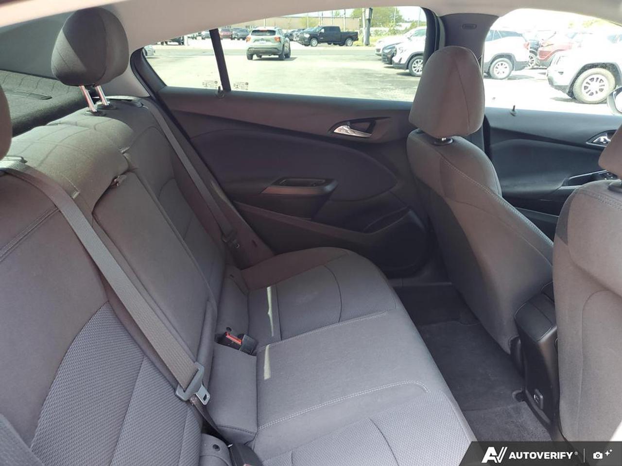 2019 Chevrolet Cruze LT-REMOTE START-BACK UP CAMERA-HEATED SEATS Photo