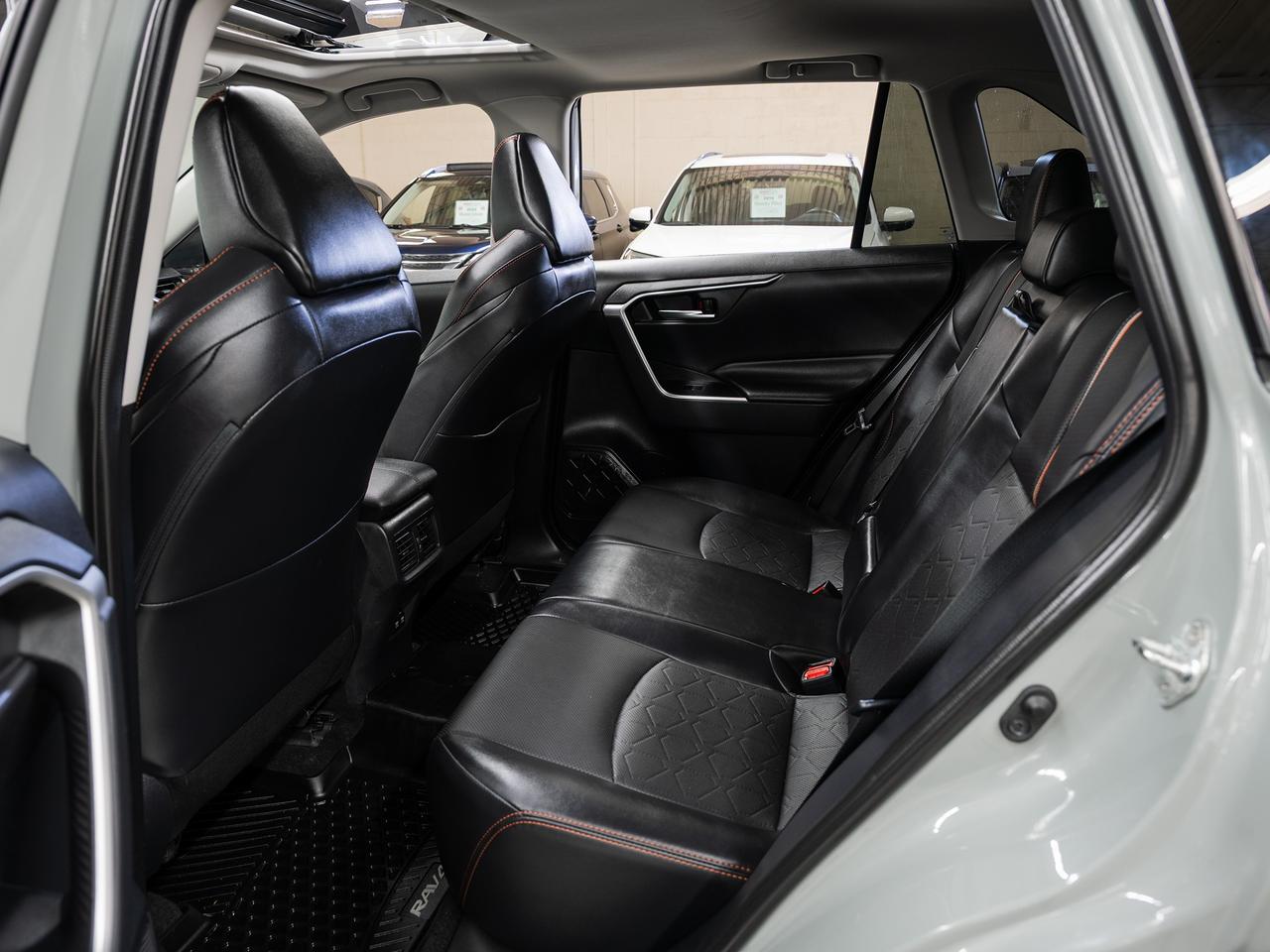 2019 Toyota RAV4 TRAIL AWD | Leather | Sunroof | Cooled Seats | BSM