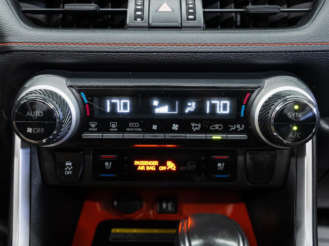 2019 Toyota RAV4 TRAIL AWD | Leather | Sunroof | Cooled Seats | BSM Photo