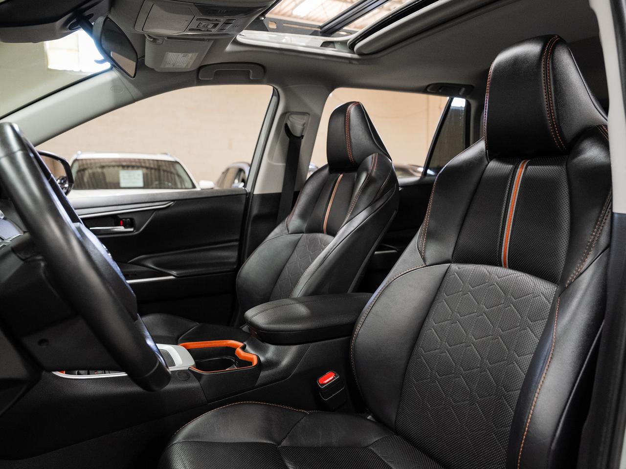 2019 Toyota RAV4 TRAIL AWD | Leather | Sunroof | Cooled Seats | BSM