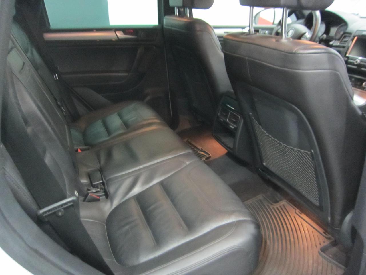 2014 Volkswagen Touareg SPORT Photo