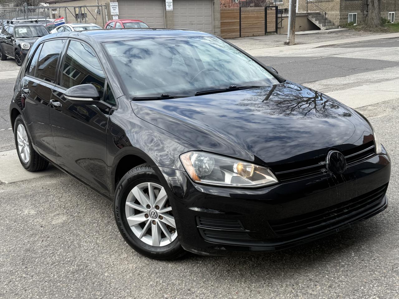 2015 Volkswagen Golf TRENDLINE Photo
