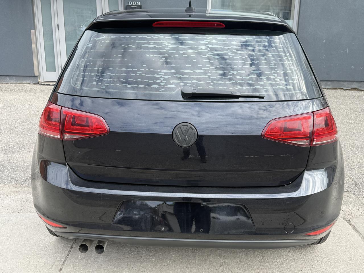 2015 Volkswagen Golf TRENDLINE Photo