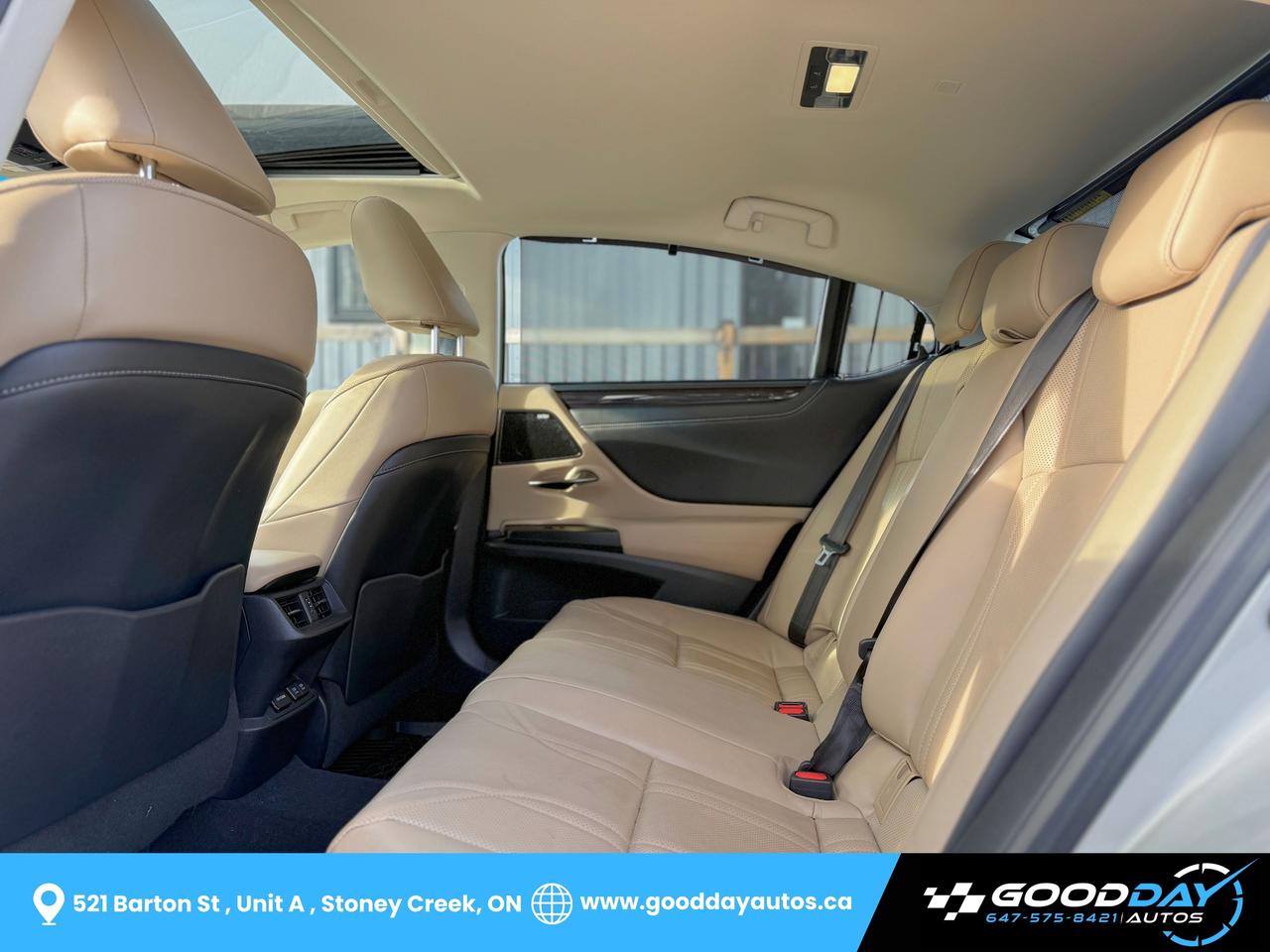 2020 Lexus ES 300h ULTRA LUXURY PKG | ONE OWNER | DEALER SERVICE Photo