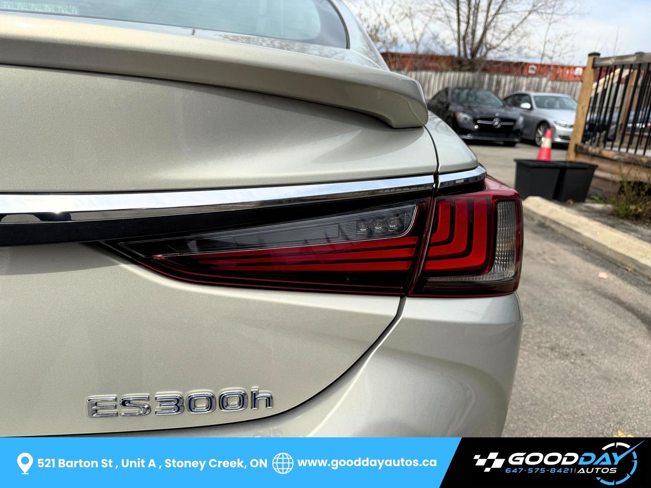 2020 Lexus ES 300h ULTRA LUXURY PKG | ONE OWNER | DEALER SERVICE Photo
