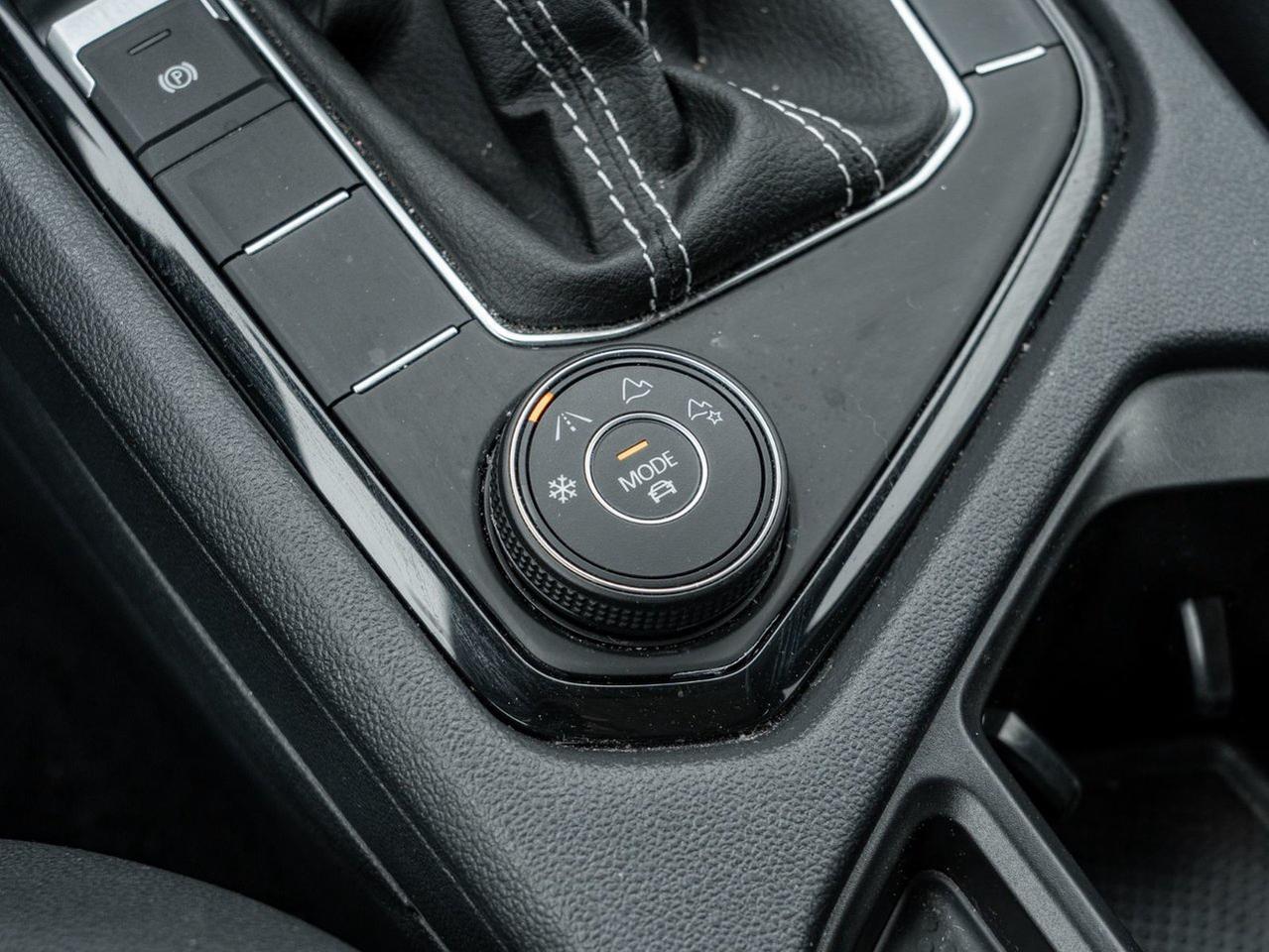 2024 Volkswagen Taos Highline Photo