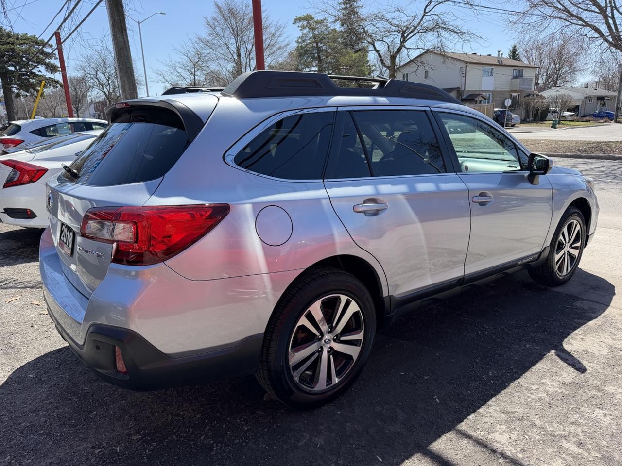 2018 Subaru Outback Limited Eyesight Photo