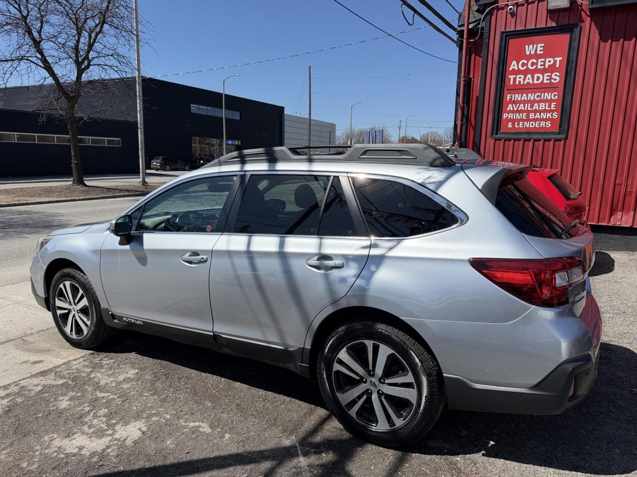 2018 Subaru Outback Limited Eyesight Photo