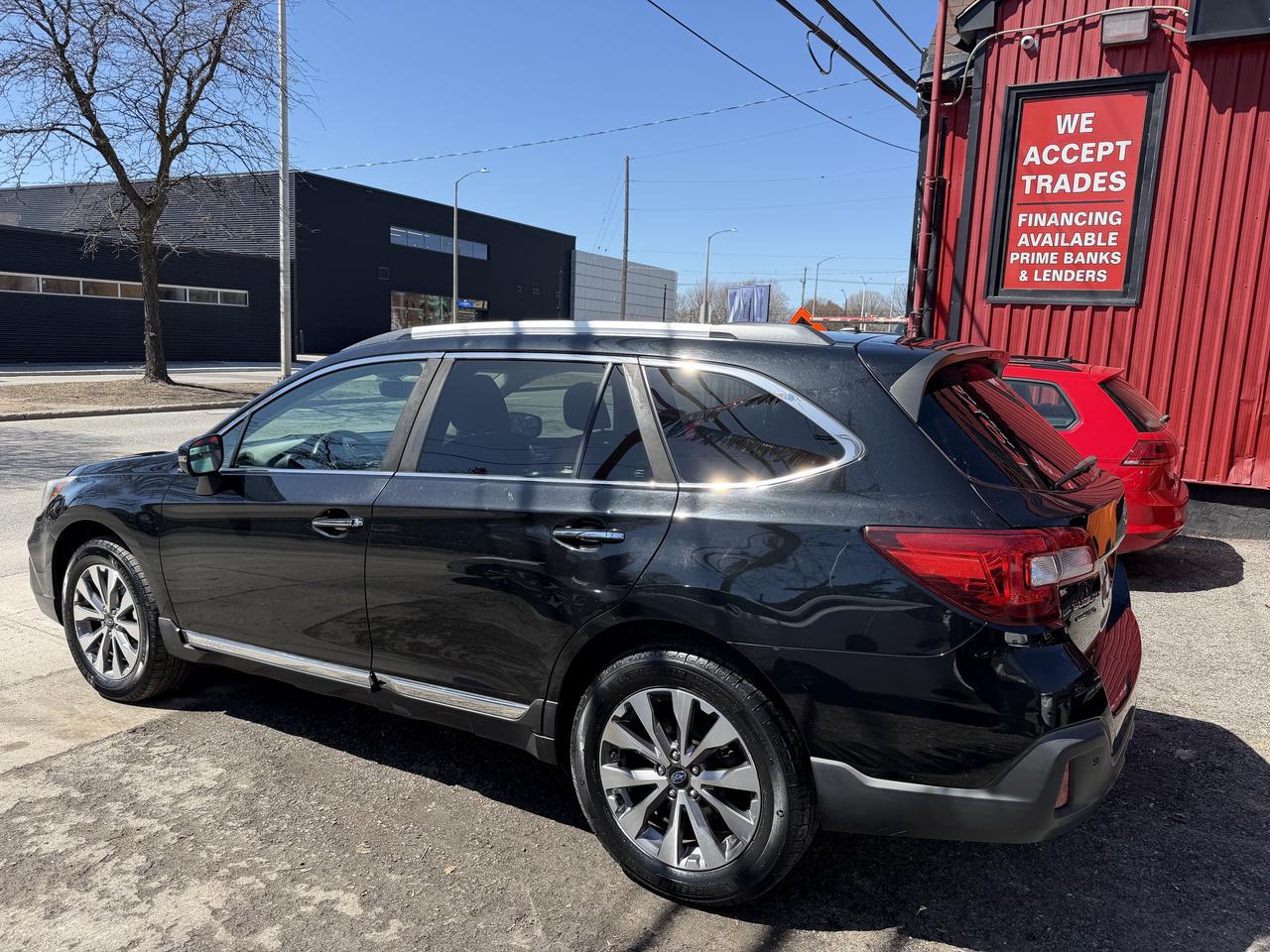 2018 Subaru Outback Limited Eyesight Photo3