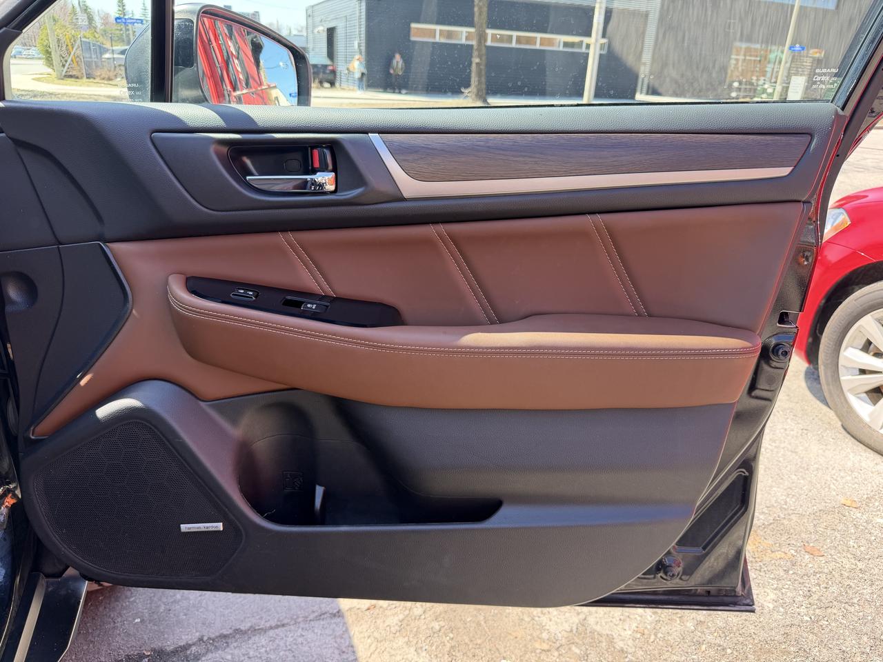 2018 Subaru Outback Limited Eyesight Photo
