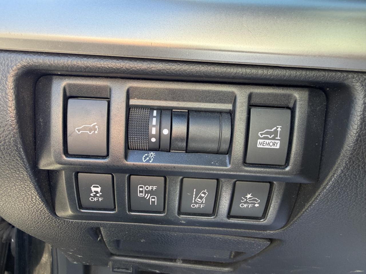 2018 Subaru Outback Limited Eyesight Photo