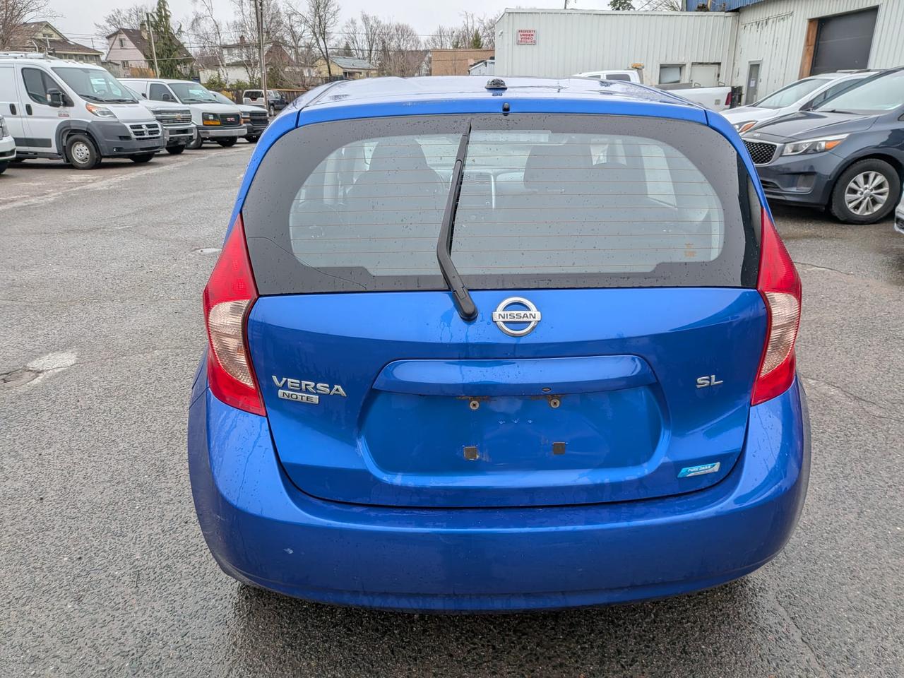 2014 Nissan Versa 5dr HB 1.6 Photo