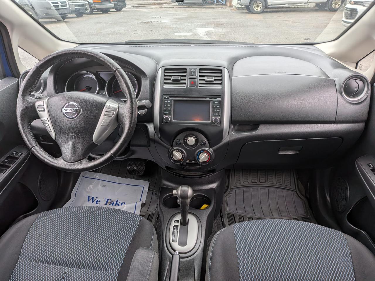 2014 Nissan Versa 5dr HB 1.6 Photo