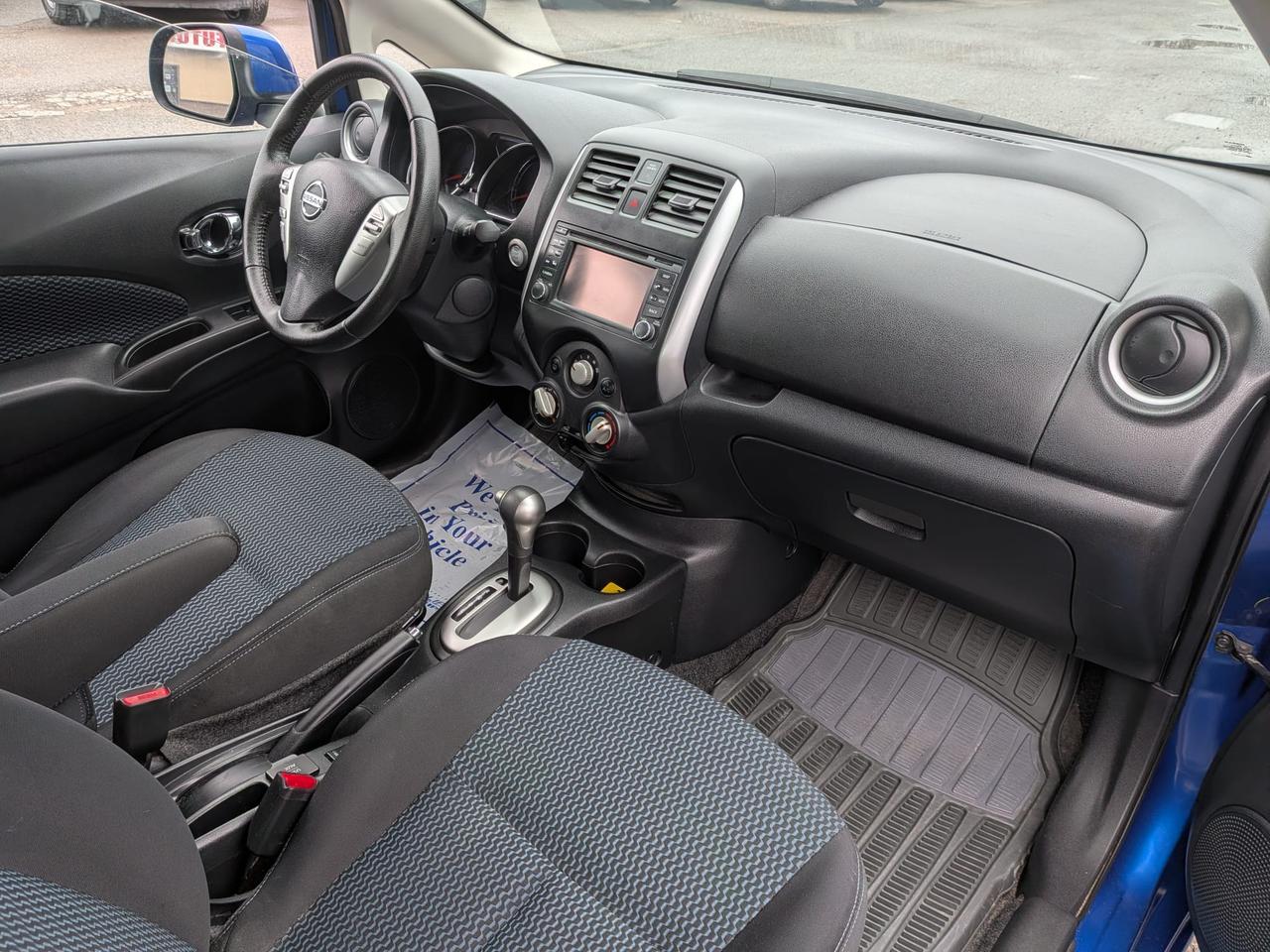 2014 Nissan Versa 5dr HB 1.6 Photo