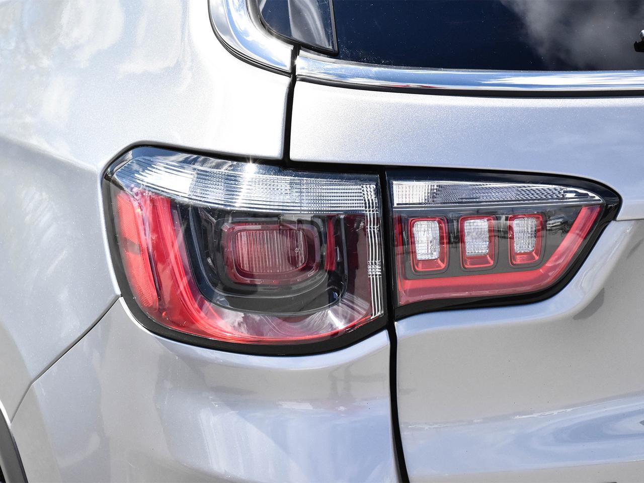 2022 Jeep Compass NORTH Photo