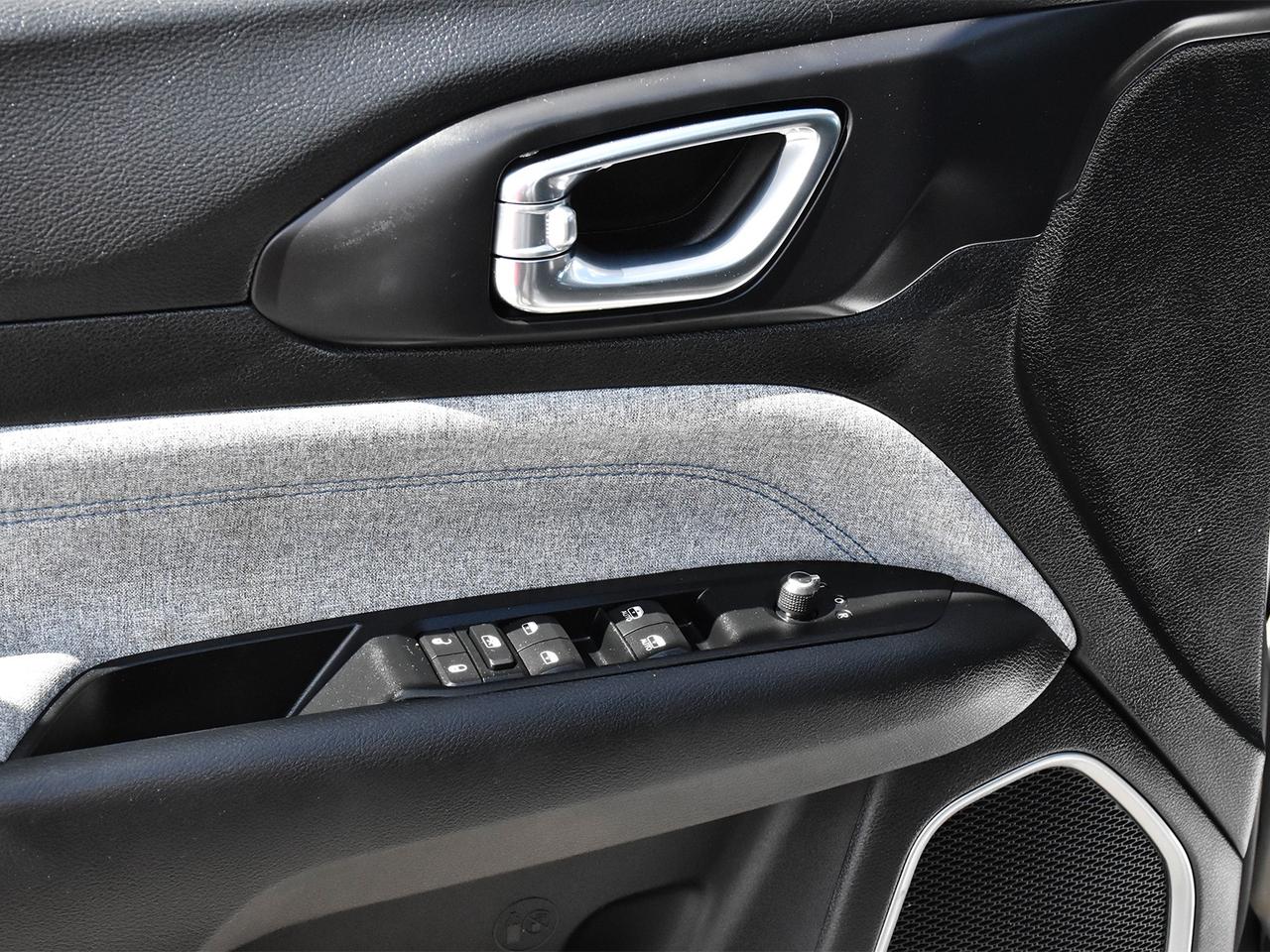 2022 Jeep Compass NORTH Photo