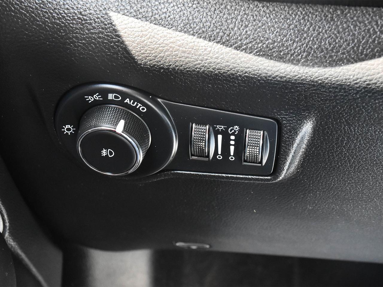2022 Jeep Compass NORTH Photo