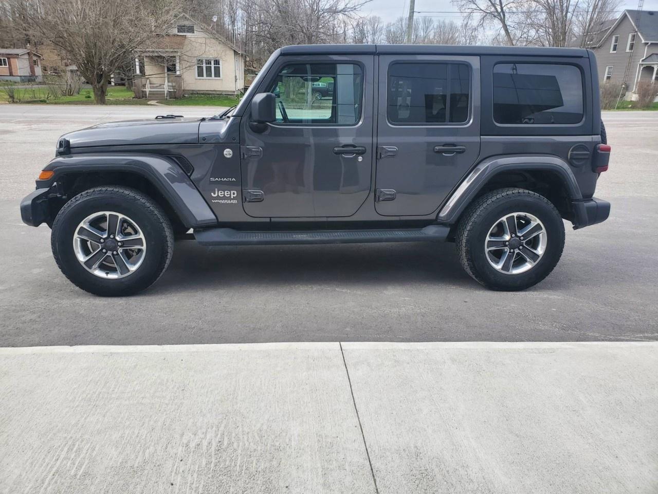 2022 Jeep Wrangler Unlimited Sahara 4X4 Photo4