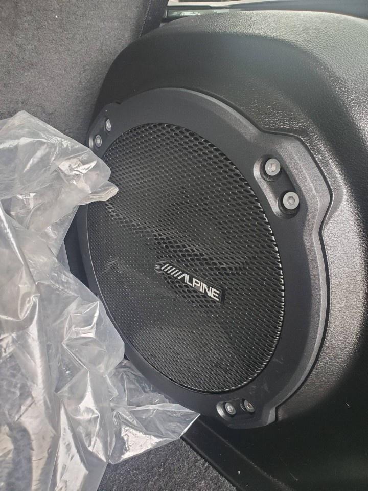 2022 Jeep Wrangler Unlimited Sahara 4X4 Photo