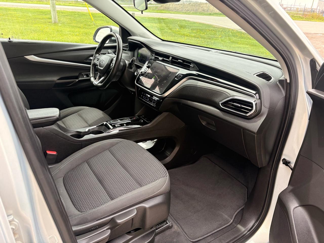 2023 Chevrolet Bolt EUV FWD 4dr LT Photo