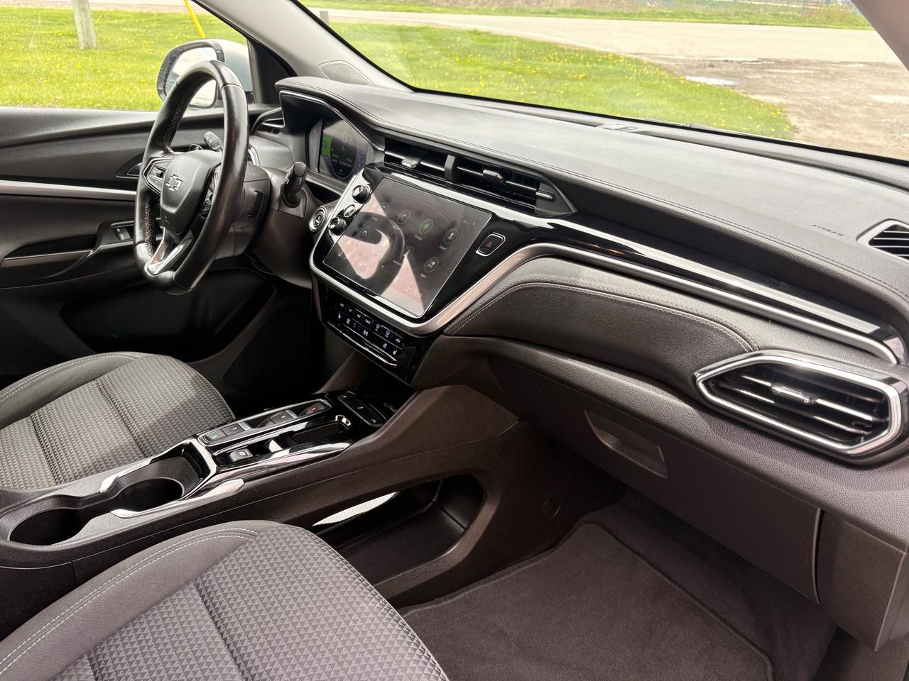 2023 Chevrolet Bolt EUV FWD 4dr LT Photo