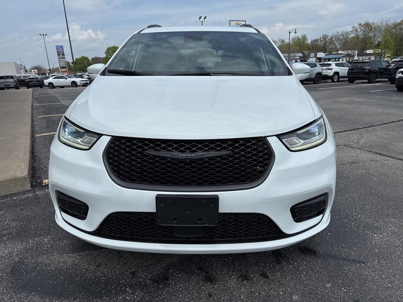 2022 Chrysler Pacifica Touring L Photo