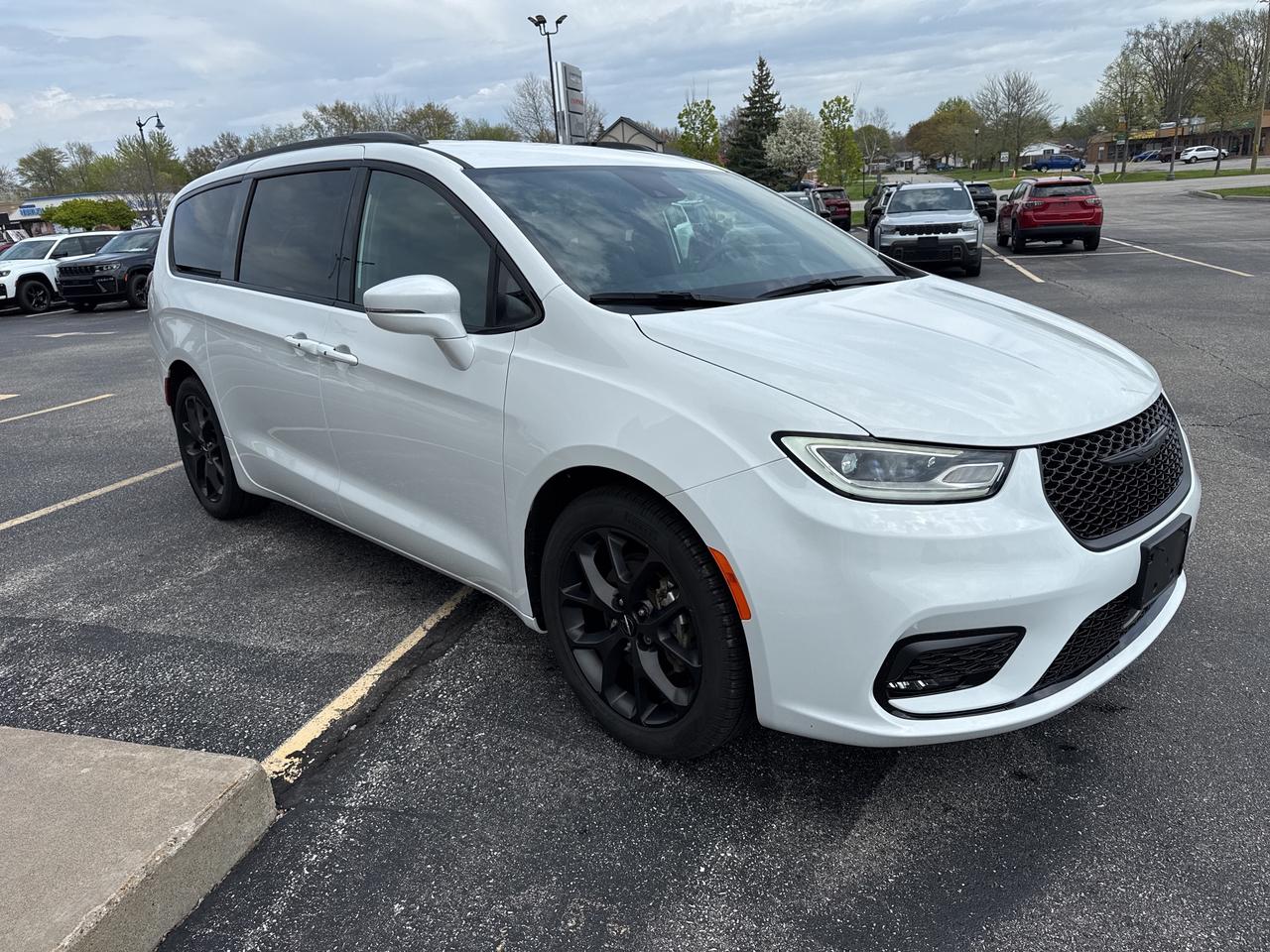 2022 Chrysler Pacifica Touring L Photo