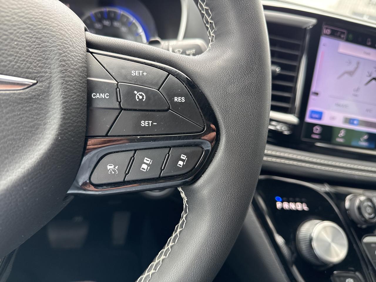 2022 Chrysler Pacifica Touring L Photo