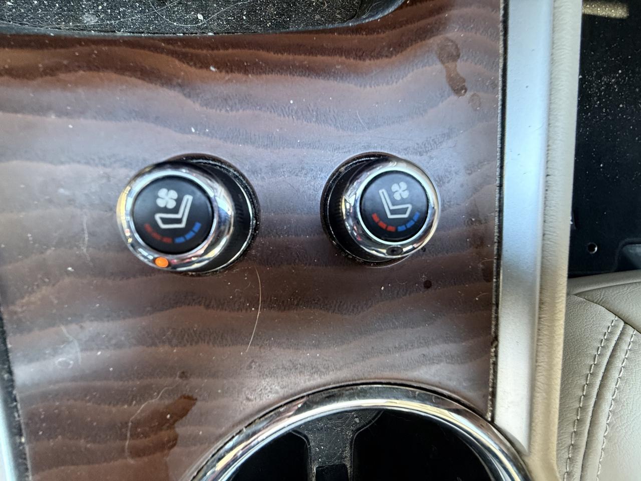 2020 Nissan Pathfinder 4x4 Platinum AWD - Low kms - Double Sunroof! Photo