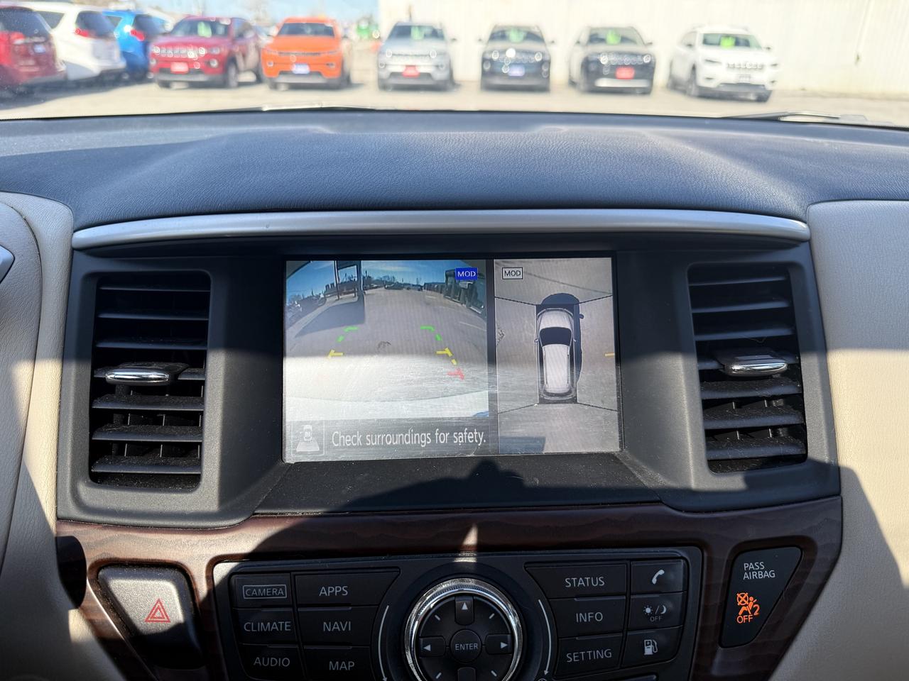 2020 Nissan Pathfinder 4x4 Platinum AWD - Low kms - Double Sunroof! Photo