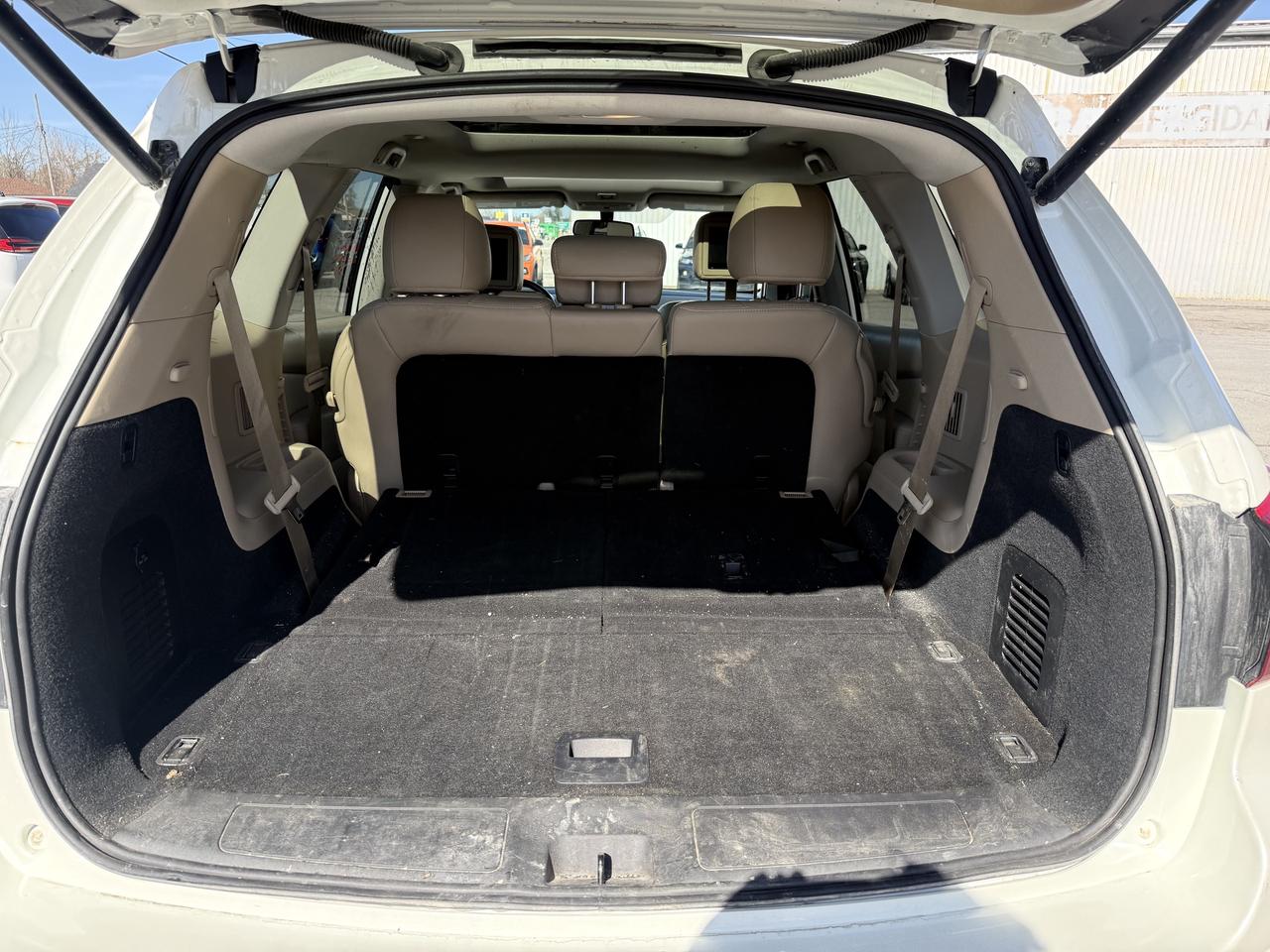 2020 Nissan Pathfinder 4x4 Platinum AWD - Low kms - Double Sunroof! Photo