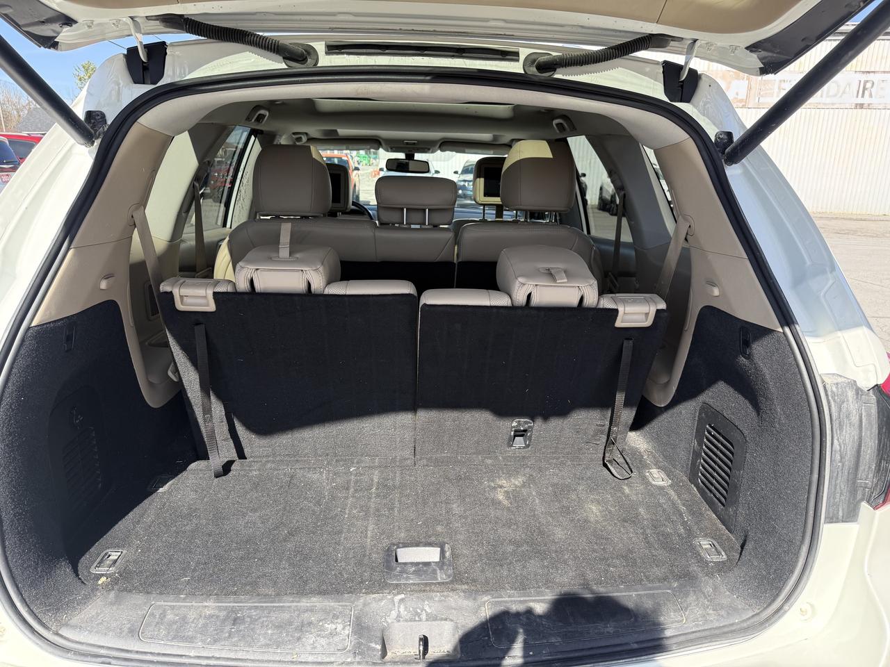 2020 Nissan Pathfinder 4x4 Platinum AWD - Low kms - Double Sunroof! Photo