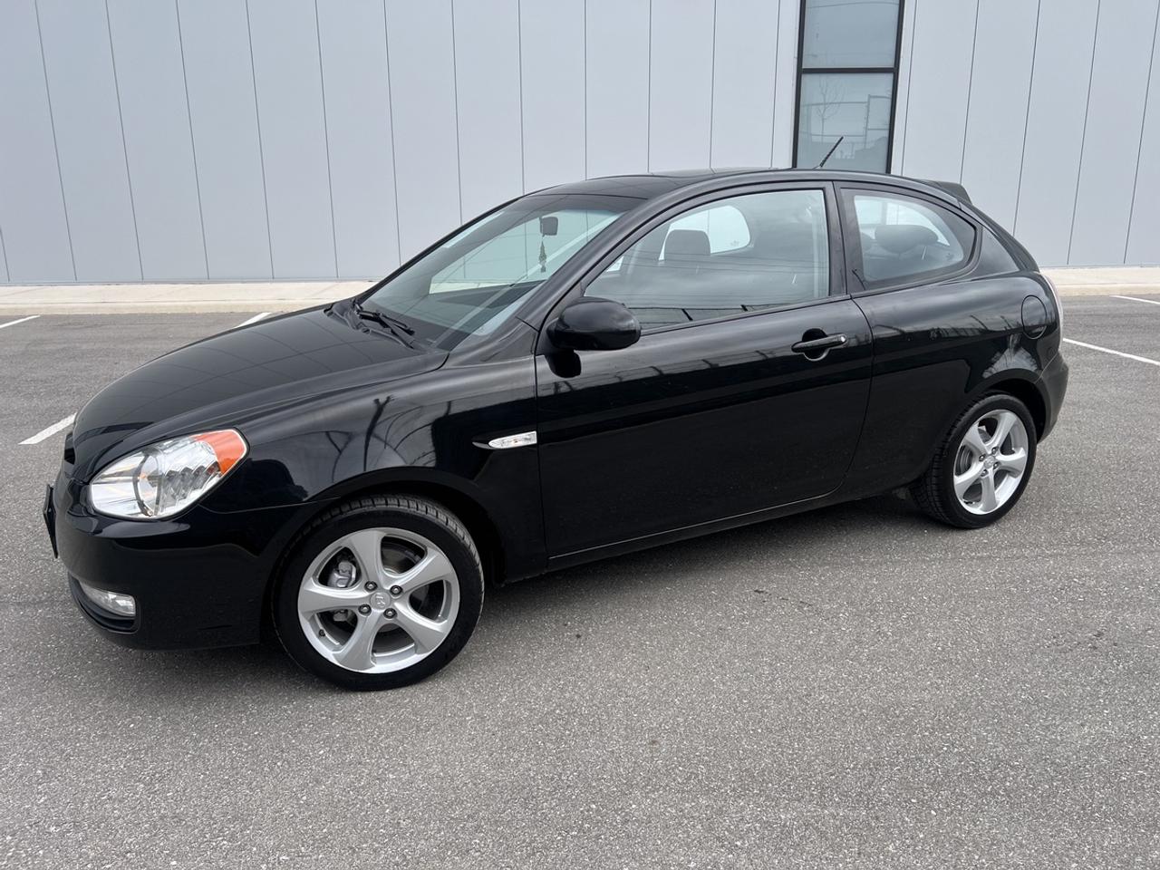 2007 Hyundai Accent SE Photo
