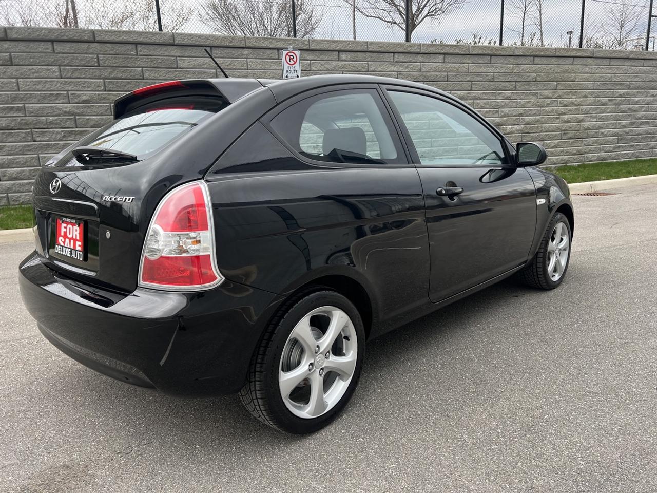 2007 Hyundai Accent SE Photo