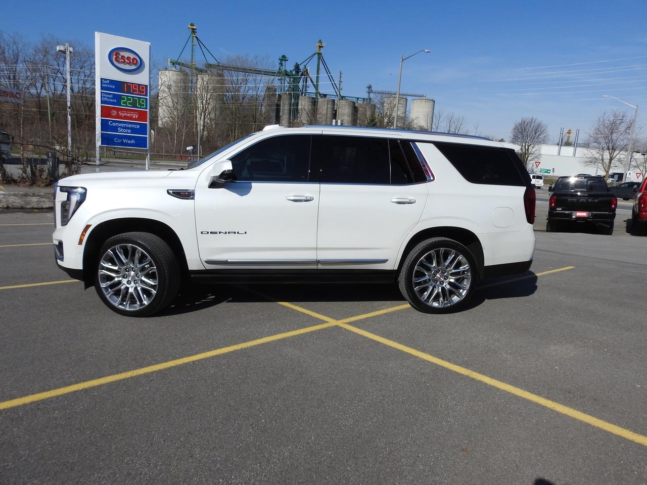 2025 GMC Yukon DENALI RESERVE- SUPERCRUISE- REAR SEAT VIDEO Photo2