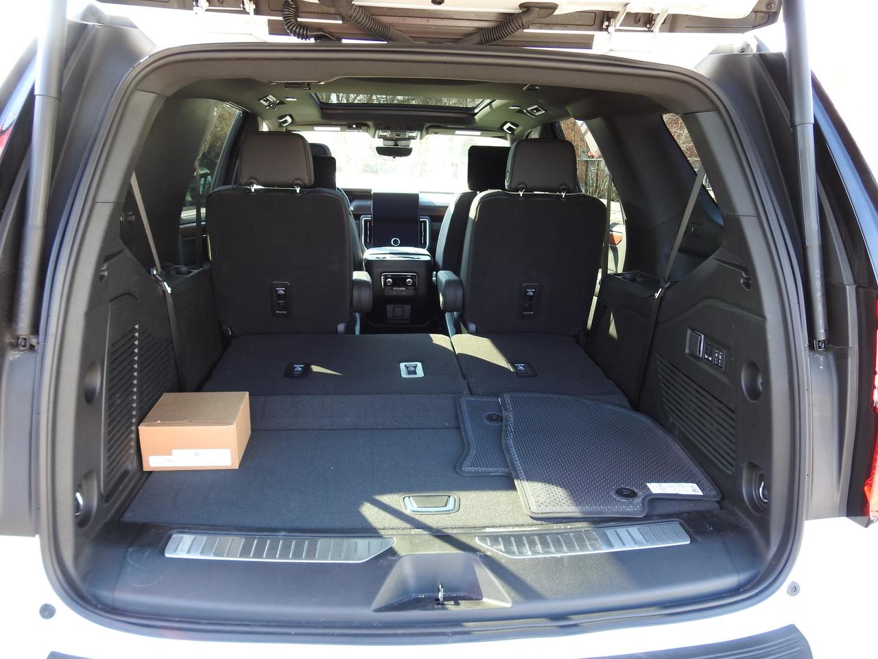 2025 GMC Yukon DENALI RESERVE- SUPERCRUISE- REAR SEAT VIDEO Photo