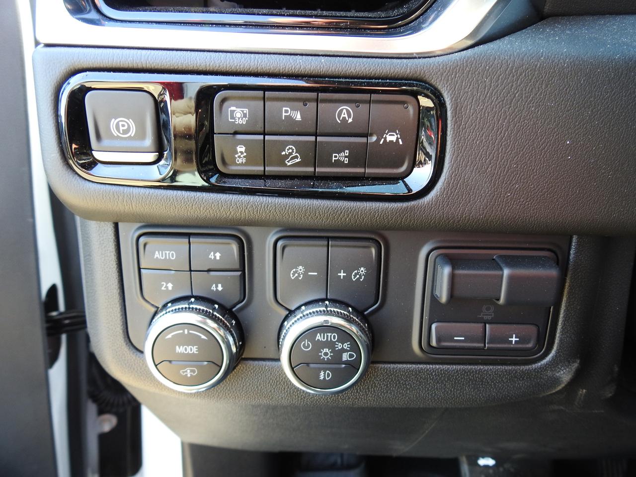 2025 GMC Yukon DENALI RESERVE- SUPERCRUISE- REAR SEAT VIDEO Photo