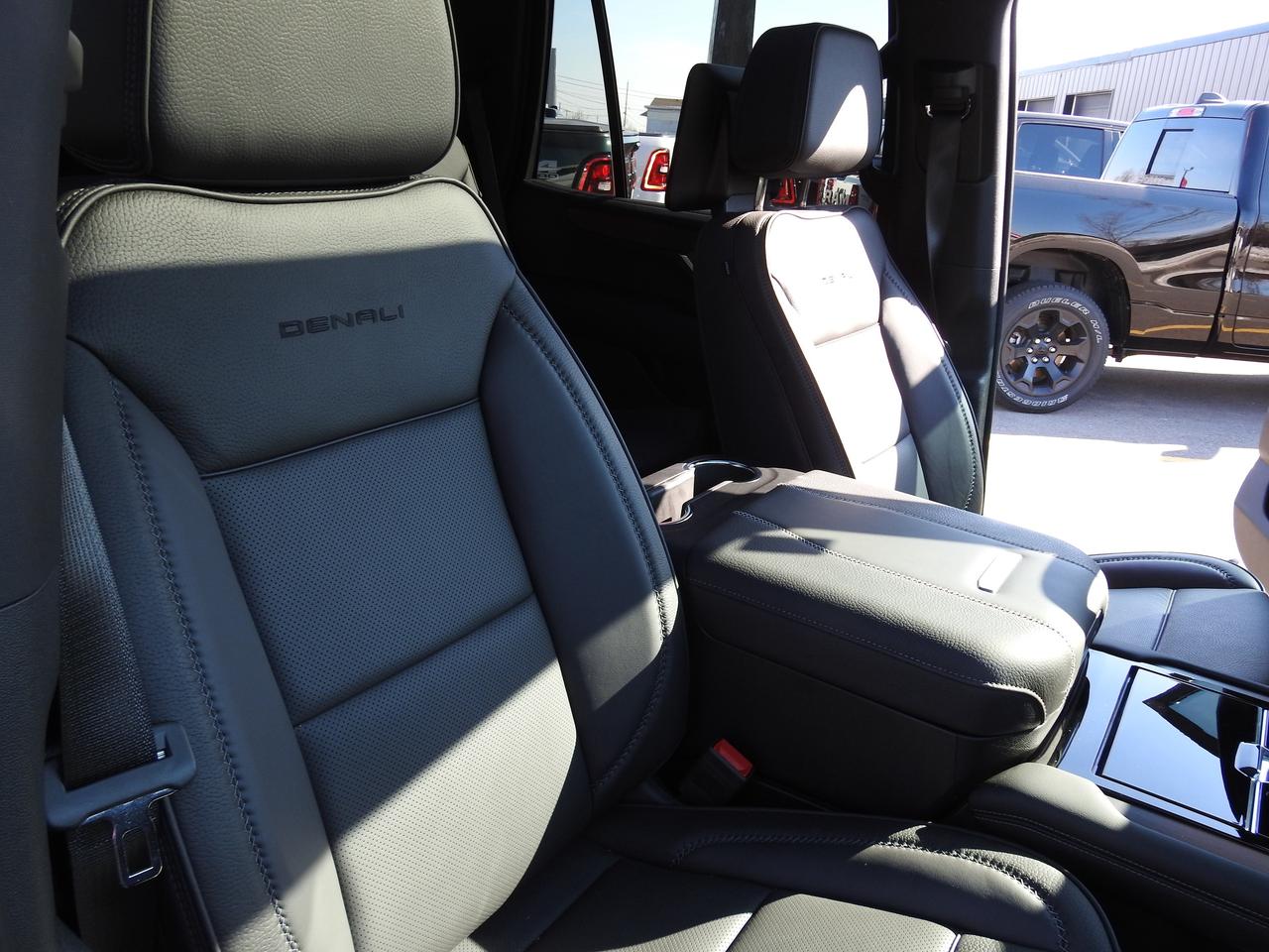 2025 GMC Yukon DENALI RESERVE- SUPERCRUISE- REAR SEAT VIDEO Photo