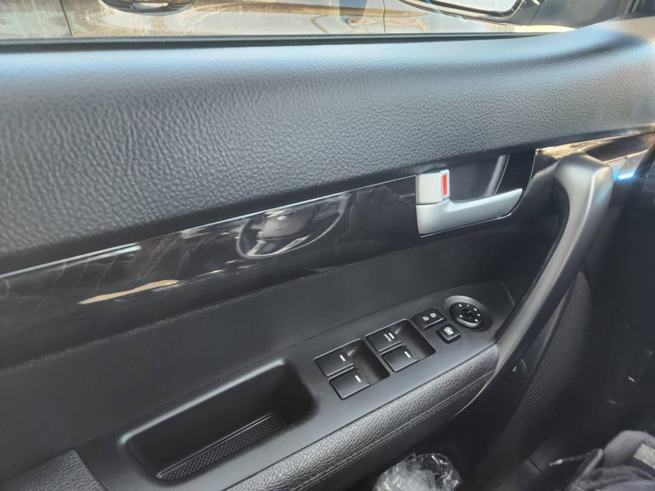 2015 Kia Sorento LX Premium (A6) 4dr All-Wheel Drive Photo