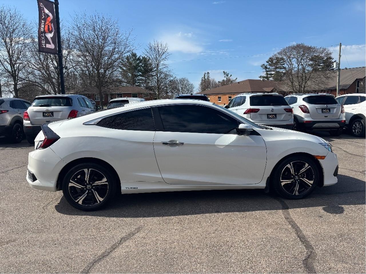 2018 Honda Civic Touring Photo4