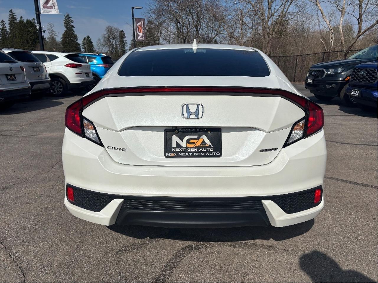 2018 Honda Civic Touring Photo