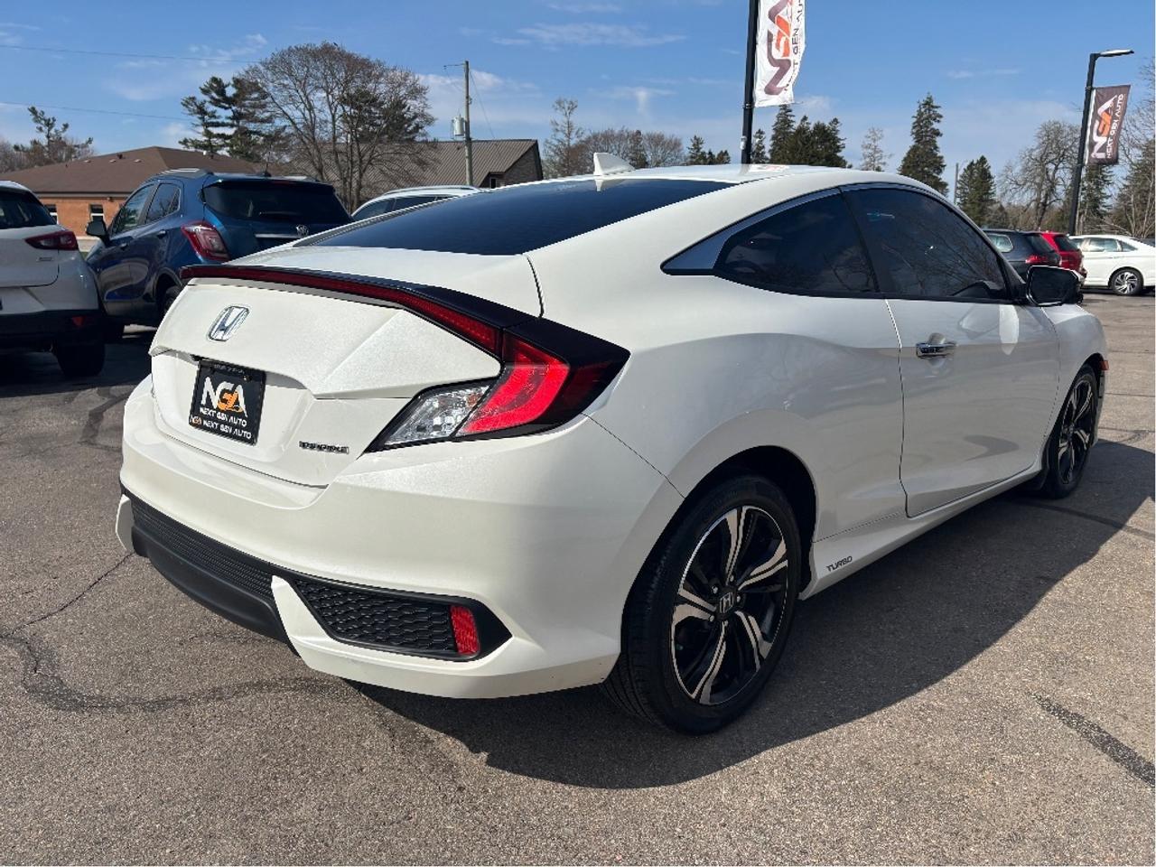 2018 Honda Civic Touring Photo