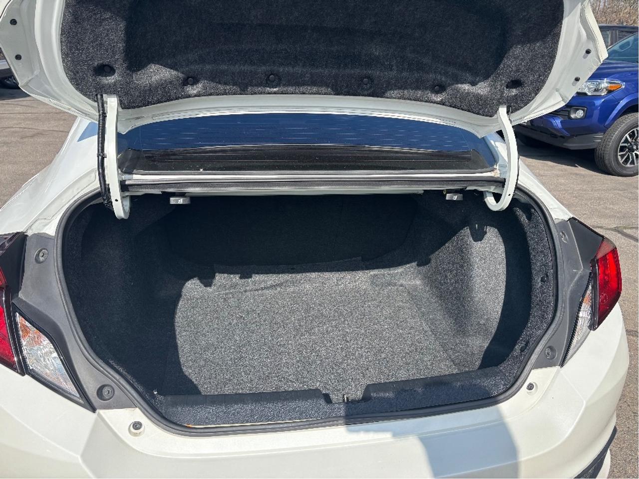 2018 Honda Civic Touring Photo