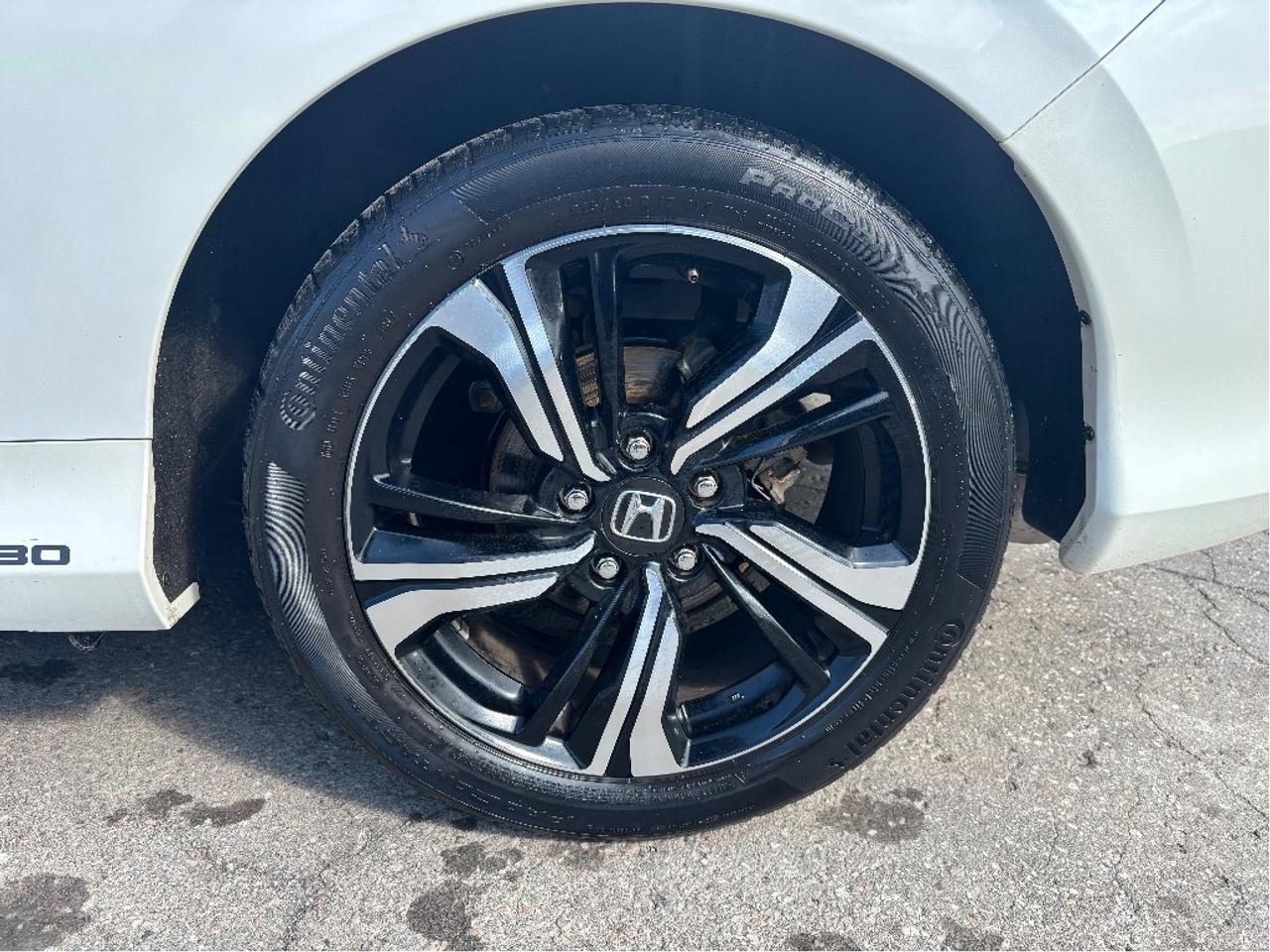 2018 Honda Civic Touring Photo