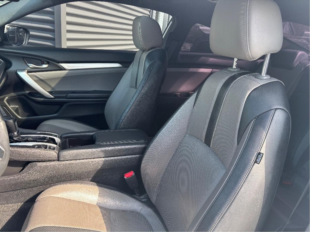 2018 Honda Civic Touring Photo