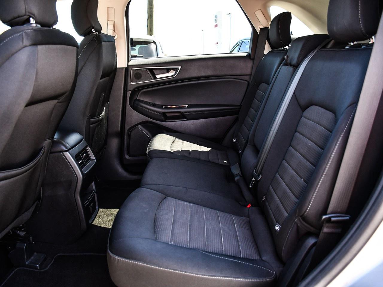 2019 Ford Edge SEL AWD Photo