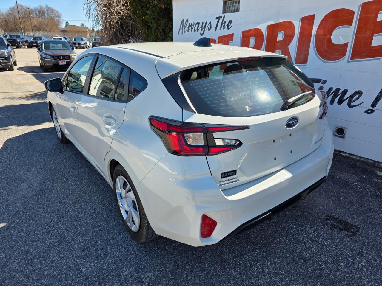 2024 Subaru Impreza Convenience 4dr Hatchback Photo