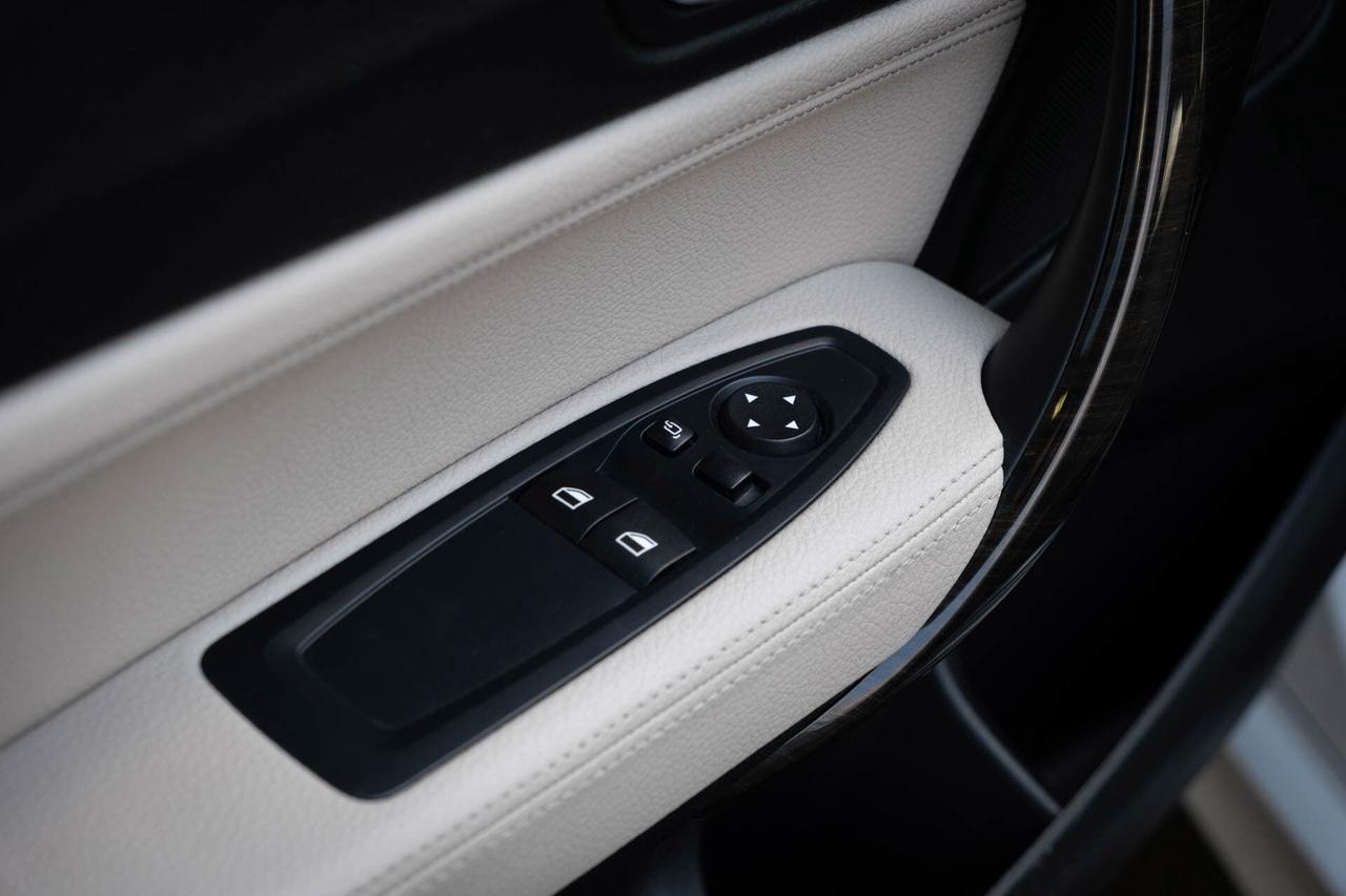 2016 BMW 2-Series 228i xDrive SULEV Coupe M Sport Photo