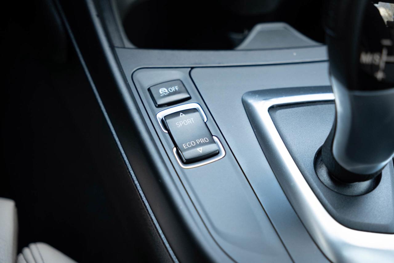 2016 BMW 2-Series 228i xDrive SULEV Coupe M Sport Photo